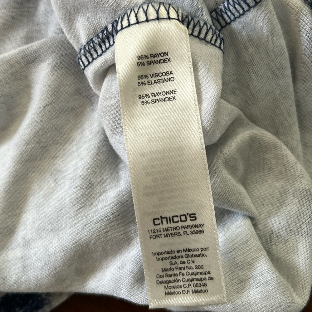 Chico's Woman Navy and White Scoop Neck Printed Long Sleeve Top SZ 3/16/XL EUC - Picture 9 of 11